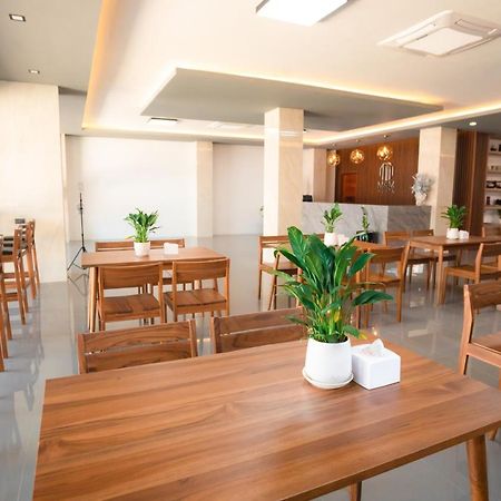 M&M Hotel 万荣 外观 照片